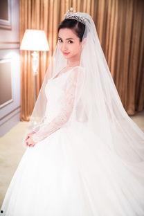 明星婚纱照衣服,明星婚纱照中的时尚婚纱解析